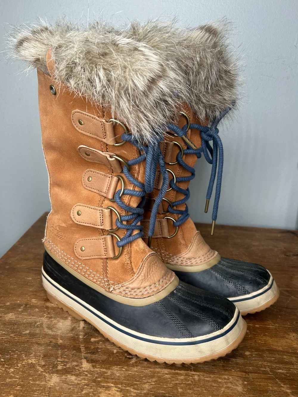 Sorel Joan of Arctic Suede Waterproof Boot Womens size 8.5